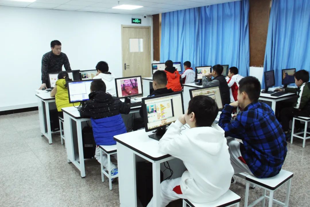 东方红小学兴趣班,北京东方红学校特色课程