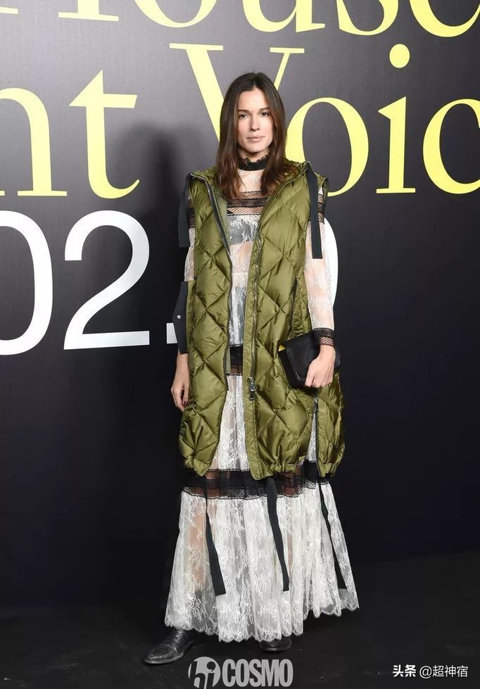 明星机场穿搭秋冬大衣,明星同款背心马甲外套穿搭