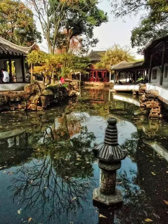 中国园林的诗情画意之美,虽由人作宛自天开的造园理念