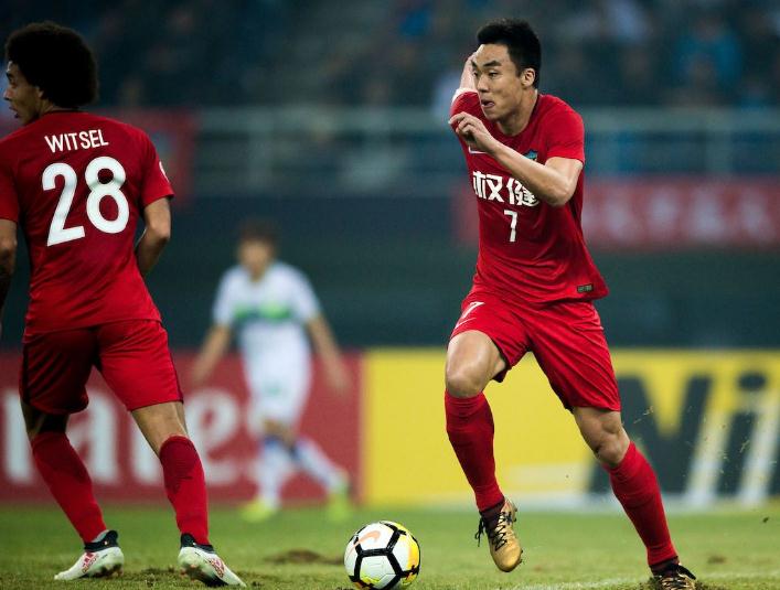 帮中国足球守门的守门员踢进18强,骗过门将打门国足