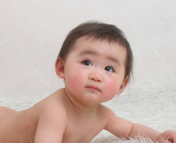 新生宝宝头痂怎么清理,婴儿头痂是每个宝宝都有吗