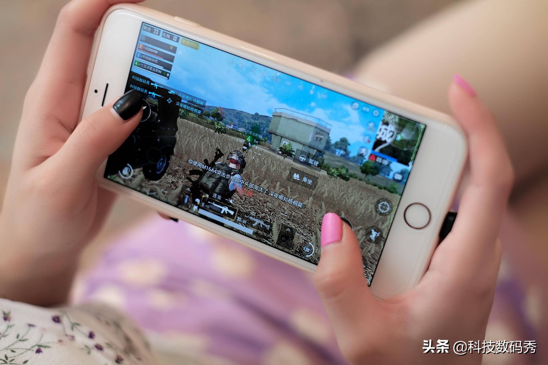 边充电边玩游戏电越来越少,边充电边玩游戏的ipad充电线