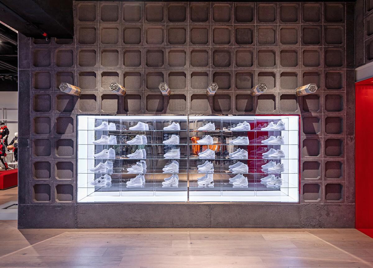 一双鞋能换北京二环一套房！这些「真天价鞋」你肯定没见过