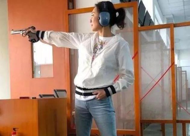 牛莉为什么嫁给丁克,牛莉最新状态