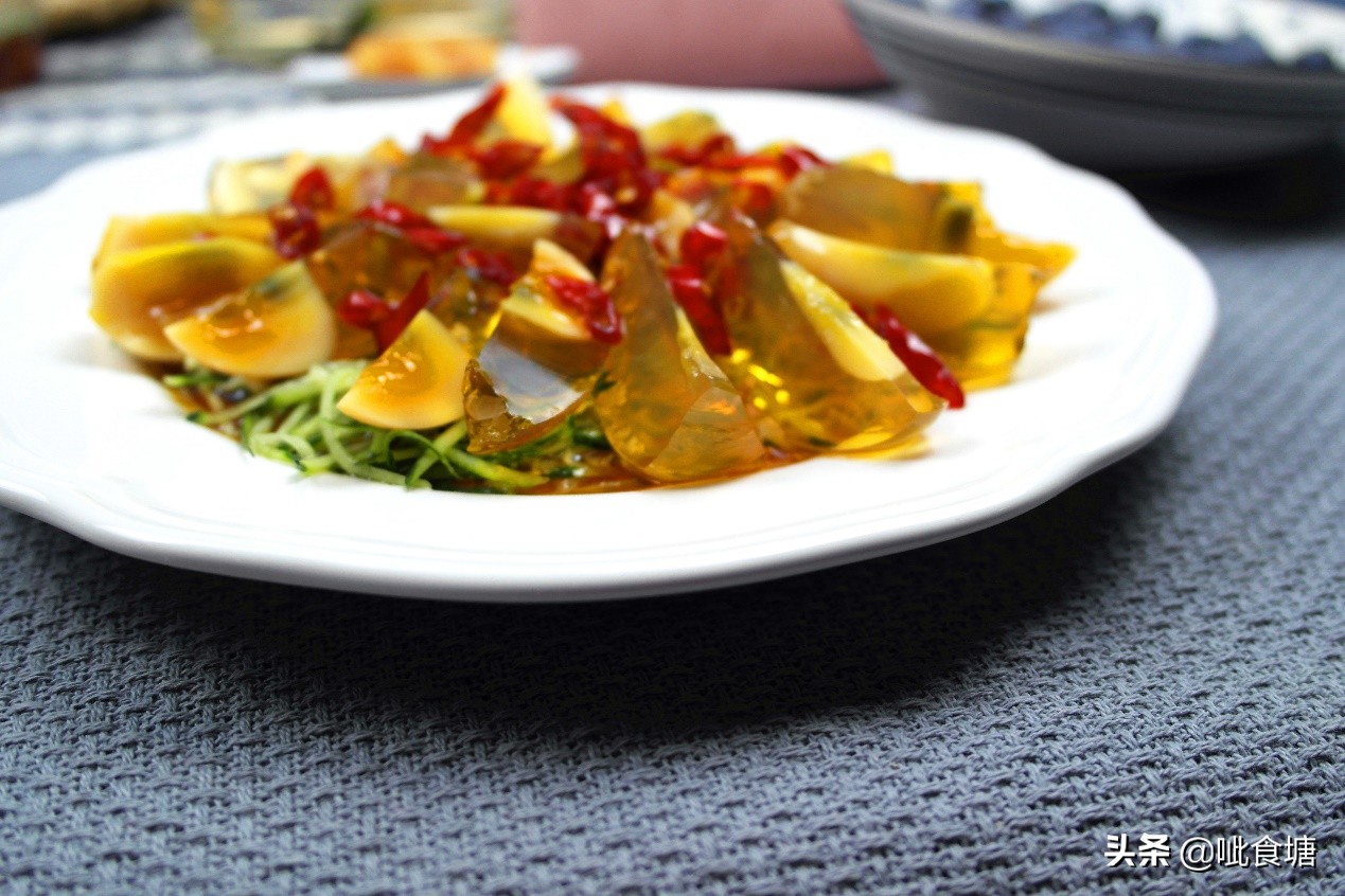 凉拌变蛋有腥臭味？加上这1步，好吃不臭，一吃就上瘾，超级下饭