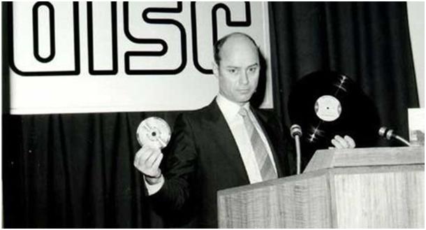 碟片的大小都是一样的吗,dvd光盘比cd盘直径大吗