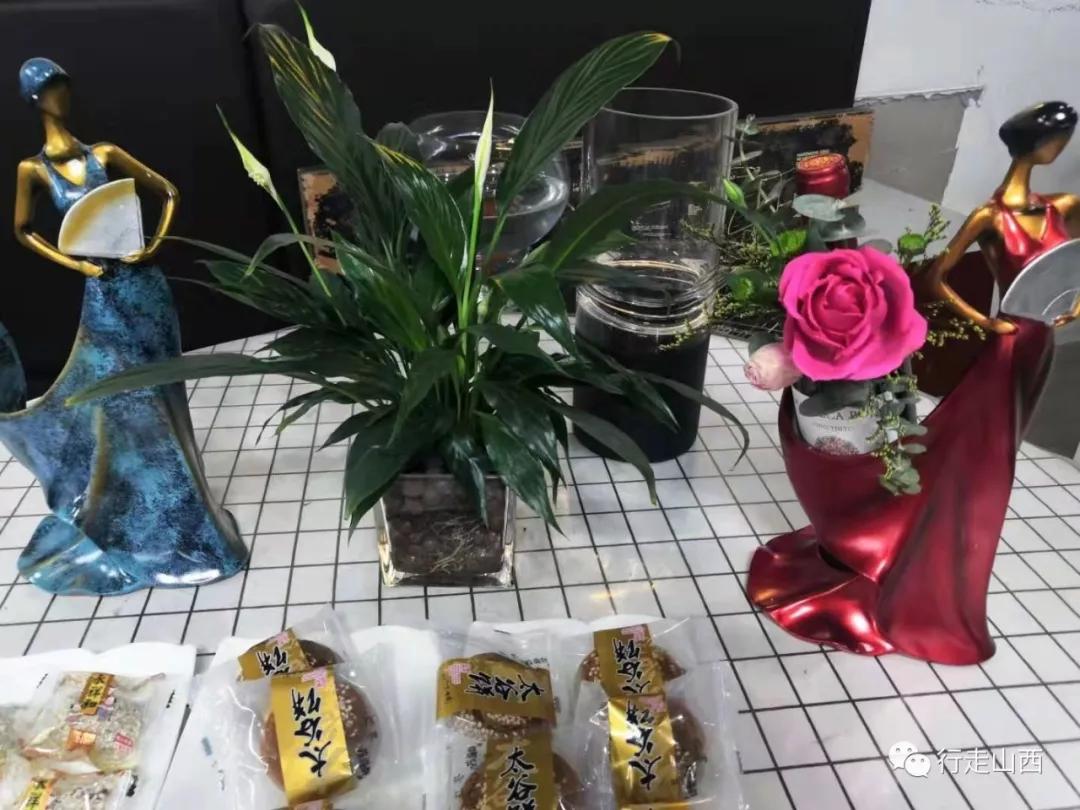 开一家温暖的花店一群温暖的人,开一家梦想中的花店