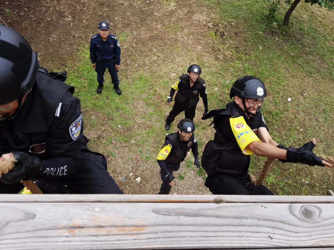 特警全面开展全警实战大练兵,燃到爆直击重庆特警实战大练兵