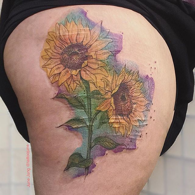 用纹身掩盖自己的伤疤,纹身是为了掩盖伤疤