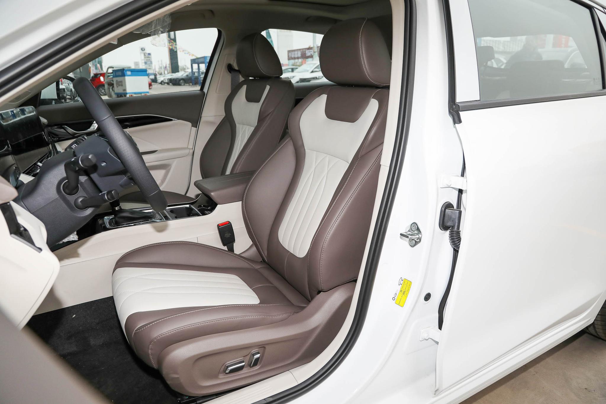 一款车如何俘获人心且看奔腾b70,10款奔腾b70空间怎么样