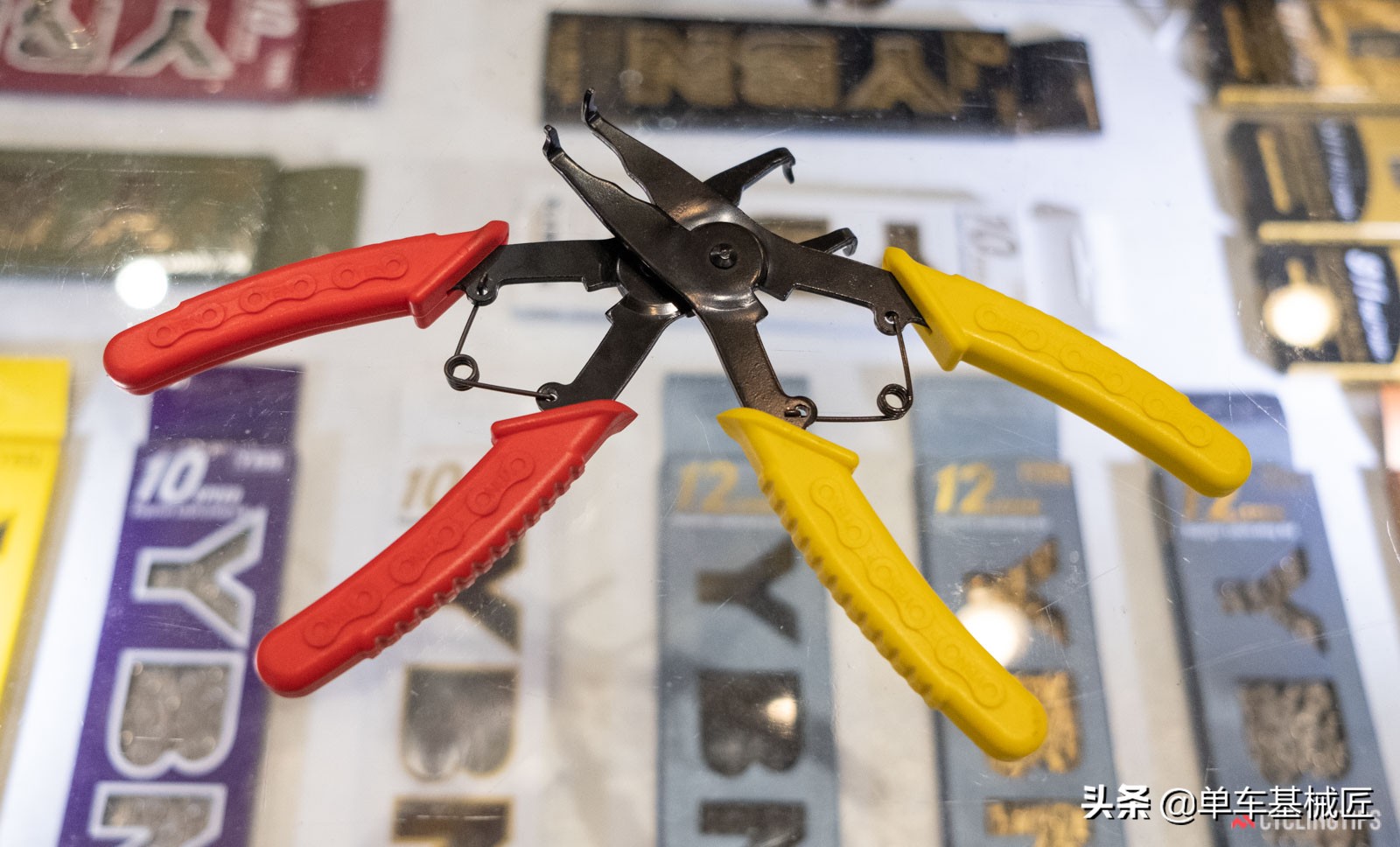 这是飞机，这是鸟……不，这是一个无压迫感的自行车车座