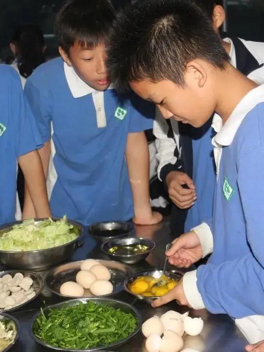 深中龙初入学积分,深圳中学初中部与深中龙初哪个好