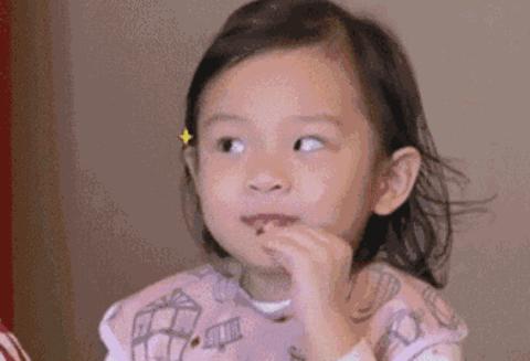 胶水滴到了眼镜上面怎么处理干净,胶水滴眼睛里该如何处理