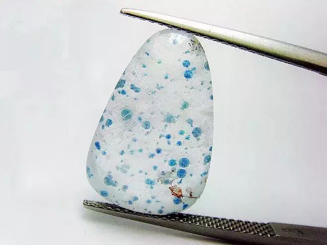 如何辨别水晶是真的还是假的,哪种水晶造假成本比真品还高