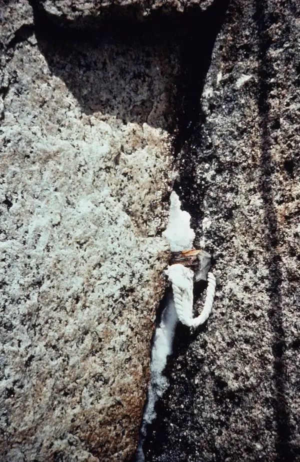 一座古墓揭开弥天大谎,弥天大谎电影情节介绍