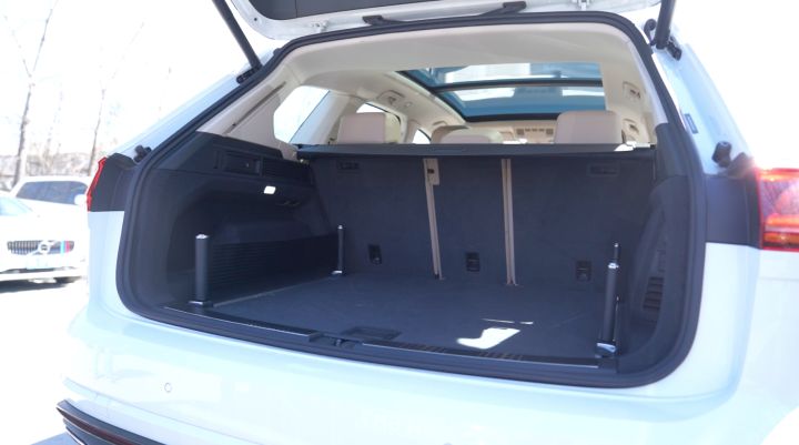 性价比超高的大众途锐低调提车记,低调的豪华suv18款大众途锐