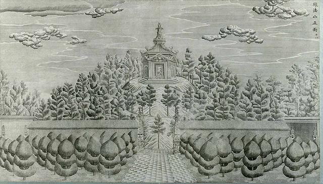 余晖映照出娇艳的晚霞,余晖映衬下美景