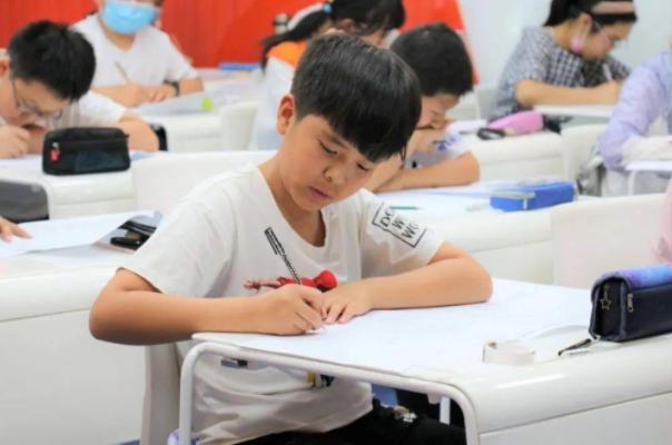 小学生因姓名走红一共加起来两笔,小学生因名字只有两笔走红