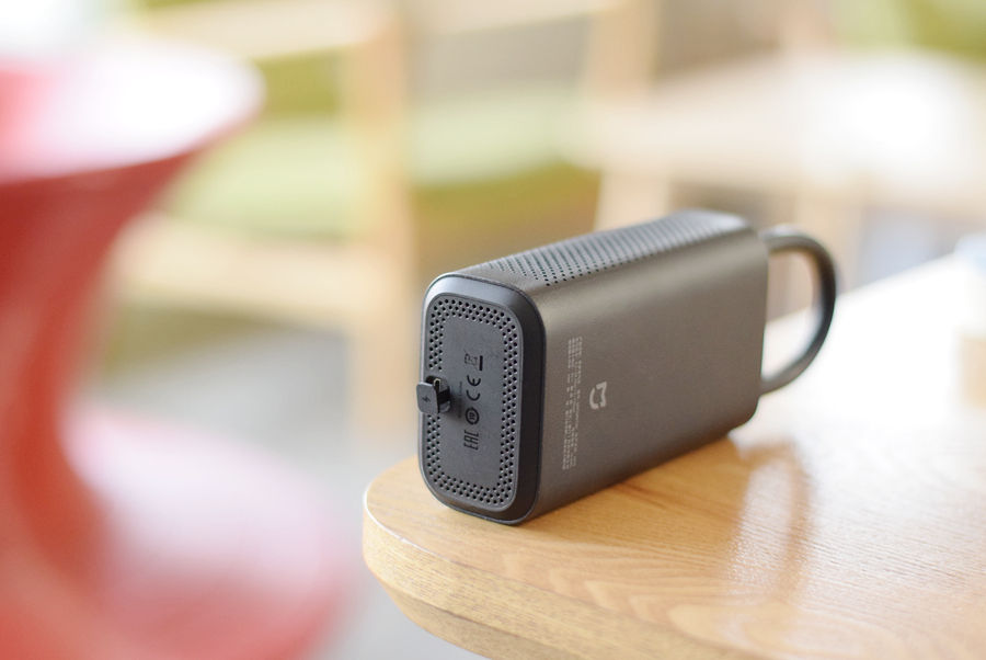 小米发布会前夕神秘机型遭曝光,小米首款车型曝出