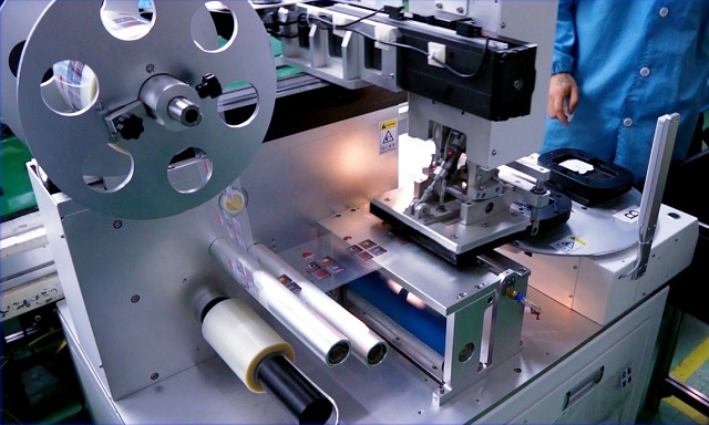 背靠小米华为,半年进账144亿,“中国贴牌大王”拿下全球第一