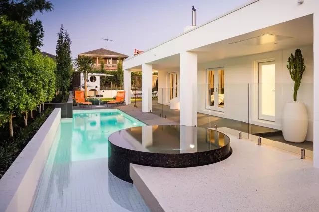 8*8米三层精致雅致别墅设计图,藏于山水间的度假别墅推荐