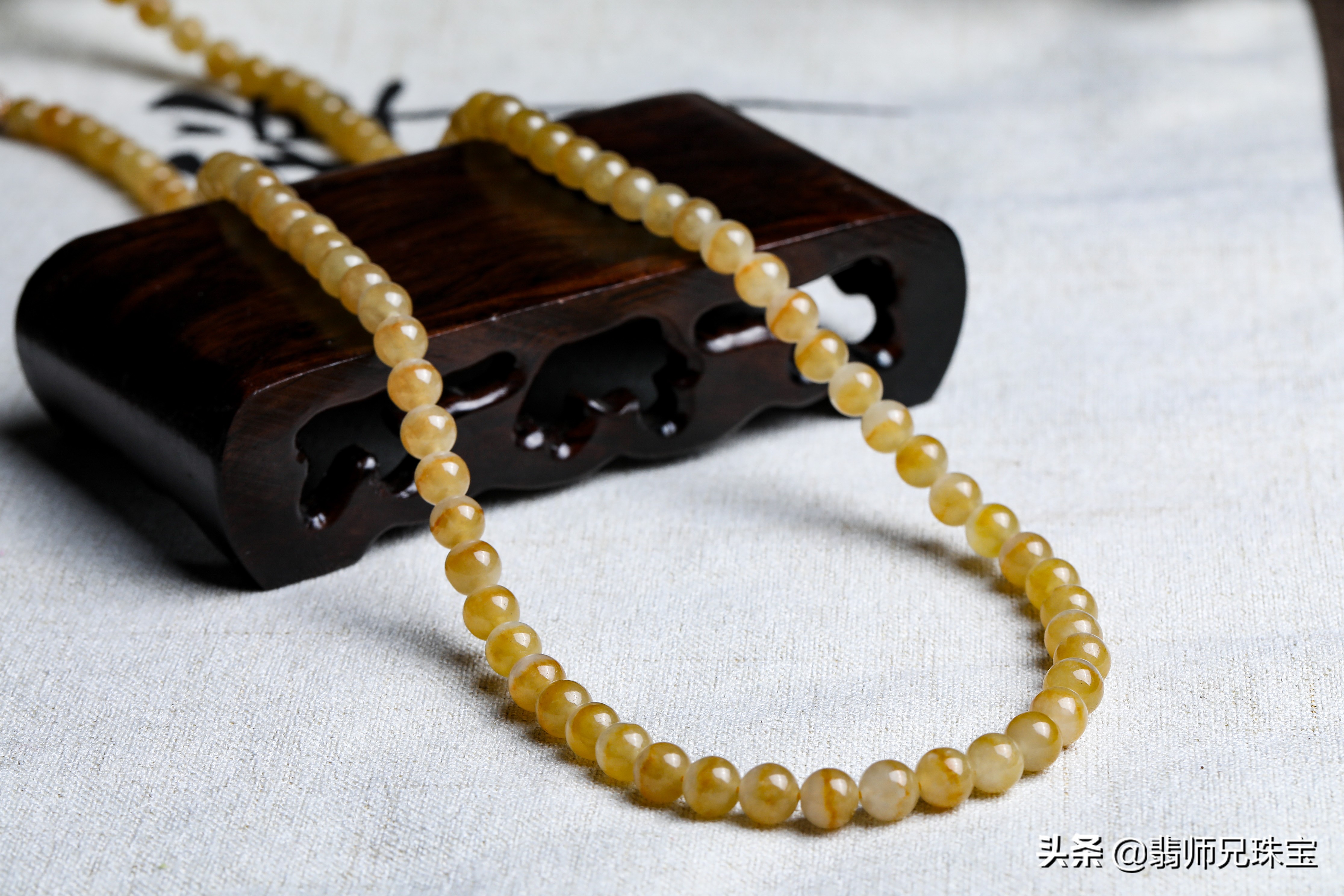 天然黄翡的特别之处,天然黄翡的特质