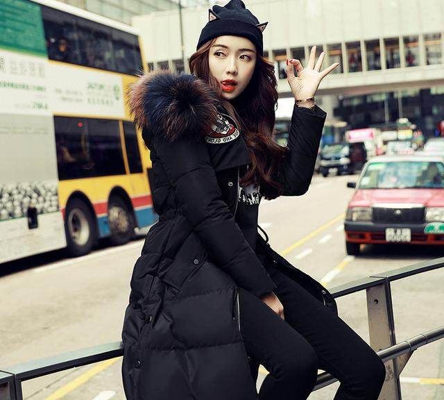 怪不得老婆把皮衣全扔了，如今流行这样的棉袄，保暖又上档次