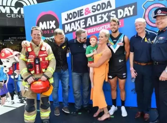 圣诞老人来了真实视频,圣诞老人来澳洲