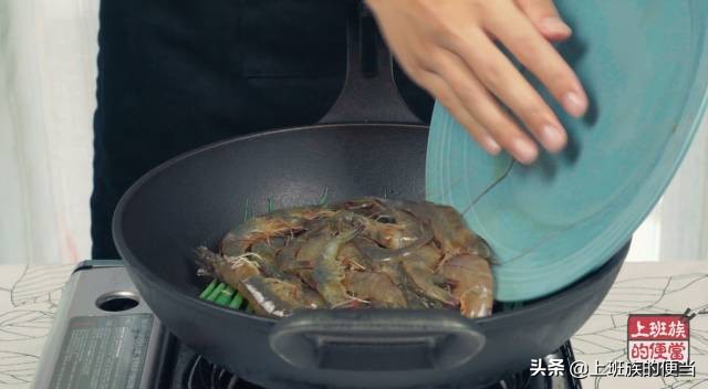 水煮虾的做法虾的10种最佳吃法,水煮虾一般煮几分钟虾肉比较嫩