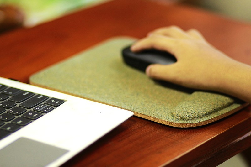 鼠标垫防硌手立体护腕硅胶,鼠标垫天然软木护腕怎么样