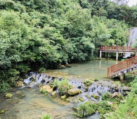 韶关的世外桃源，泡巴厘岛温泉，观小黄果树瀑布，享山景无边泳池