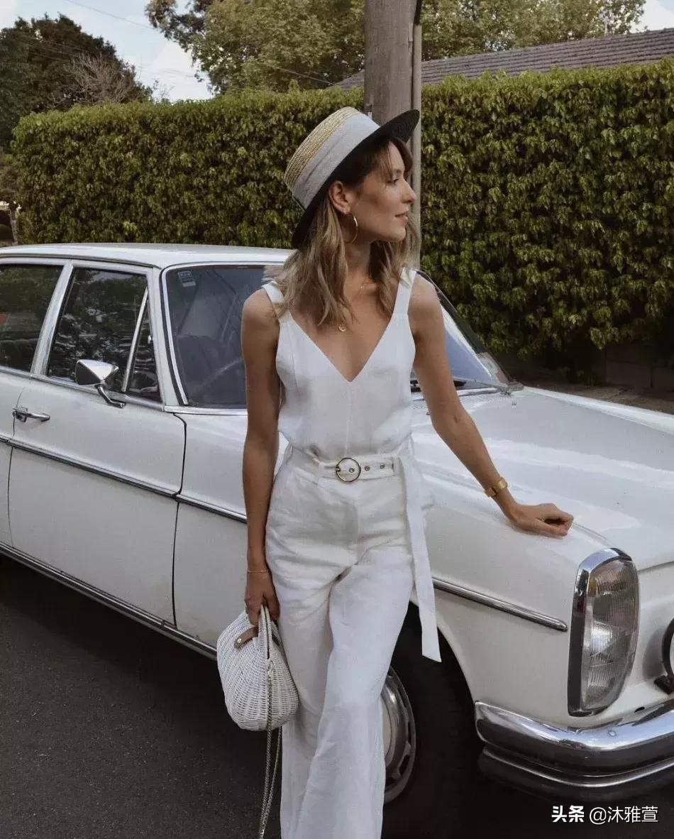 显瘦吊带直筒裤,你穿露肩吊带的样子