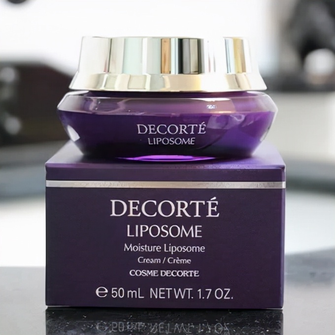 补水保湿不油腻提亮肤色的面霜,补水保湿美白紧致提亮肤色面霜