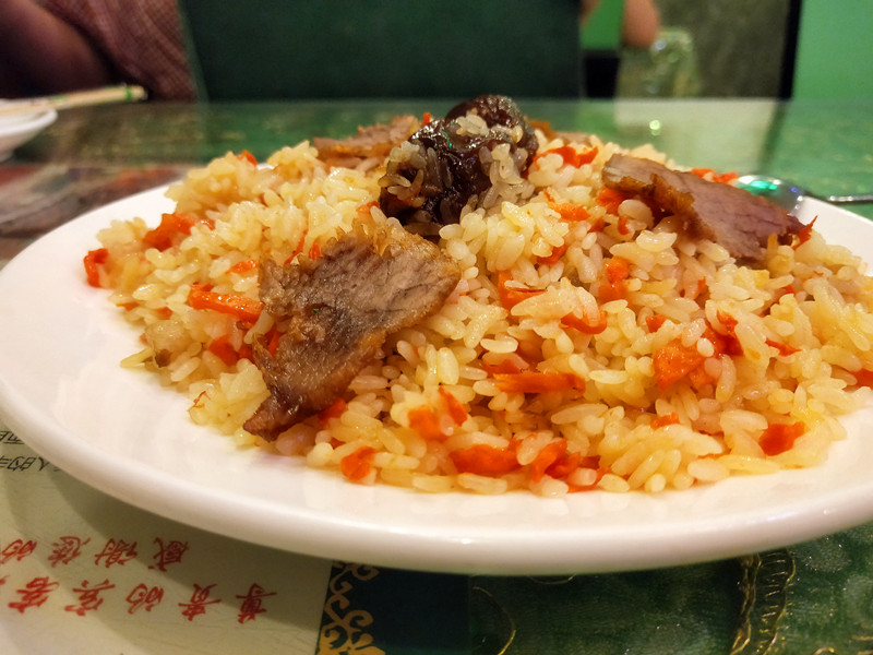 外媒首推京城*疆新**菜餐厅,东四胡同里的弯弯月亮