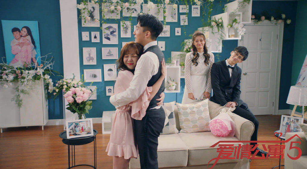 爱情公寓5美嘉送子乔项链,爱情公寓子乔为美嘉抢项链