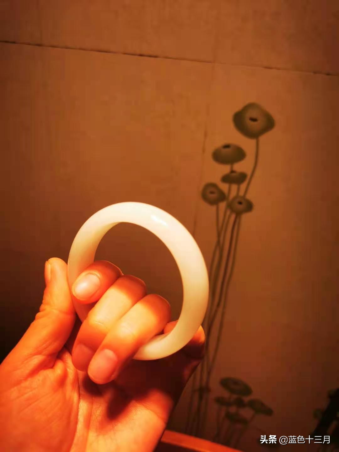 收藏翡翠黄龙玉手镯价格,500元的和田玉手镯和翡翠