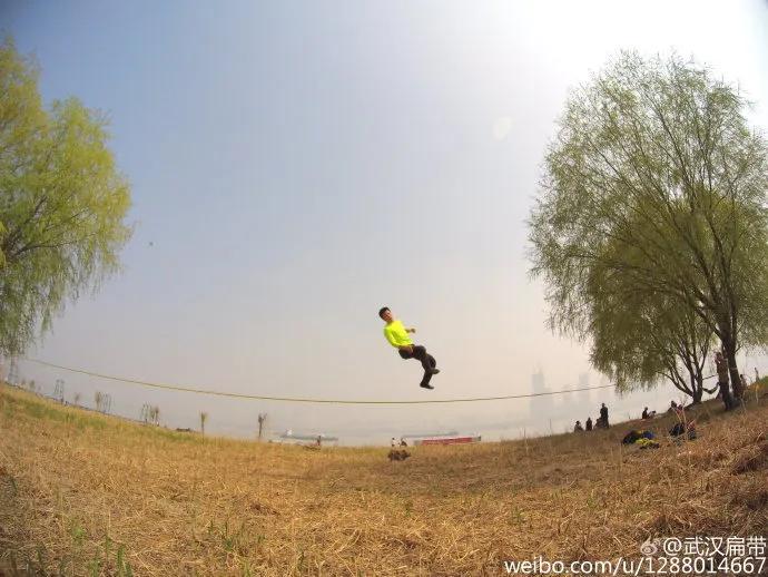 “我还没见过有那个城市的春天，能比武汉还美！”