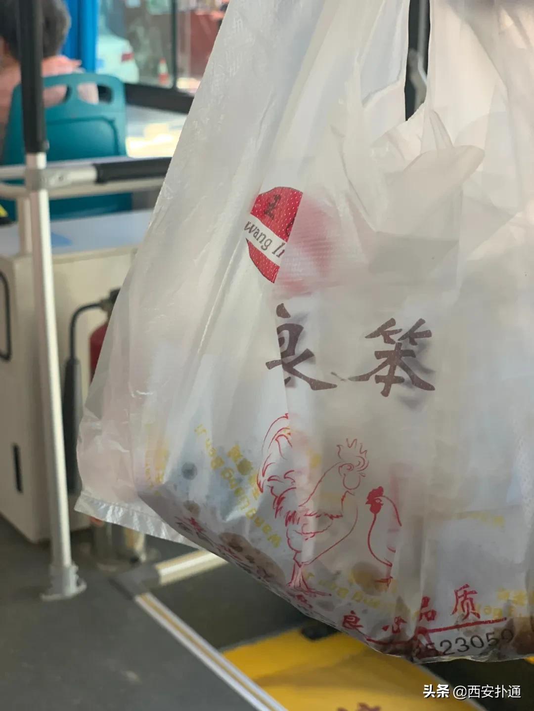 先卤后炸的火锅鸡,先卤后炸全鸡图片