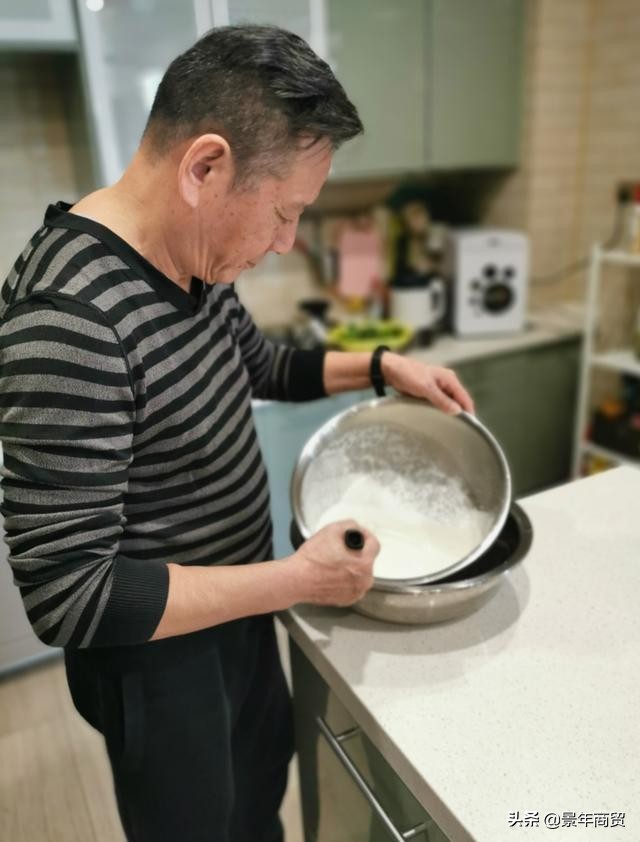 唐一菲凌潇肃上街永远戴墨镜,唐一菲凌潇肃唱歌完整版