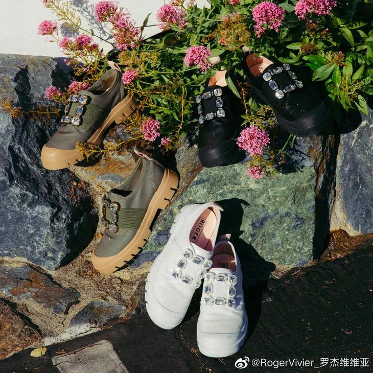 明星们脚上的球鞋，悄悄变贵了