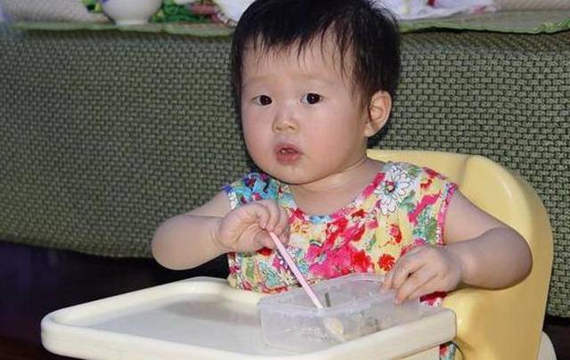 家长说孩子吃饭慢有什么办法改改,如何改变吃饭慢的孩子问题