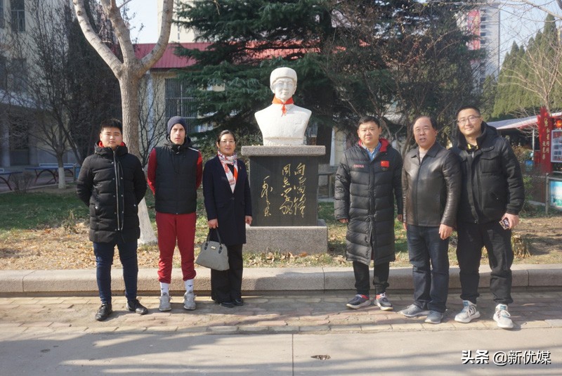 气温很低热情不减,气温虽低热情不减