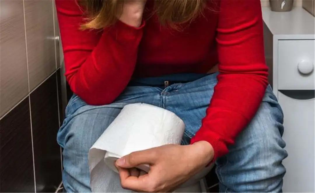 痔疮跟蹲厕所有关系吗,痔疮擦屁股擦不干净