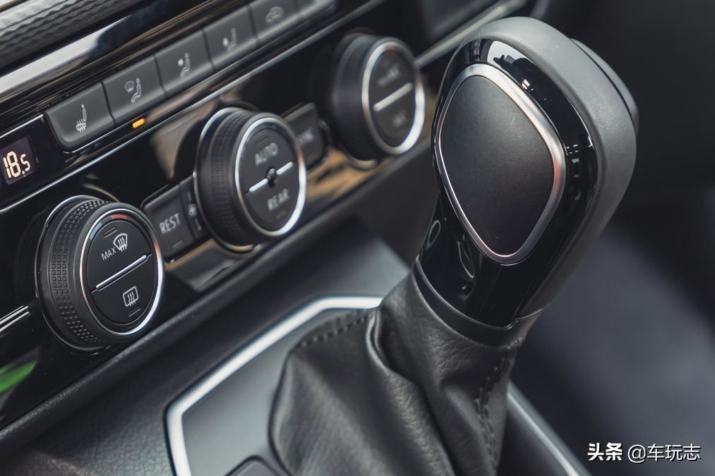 大众mpvcaravelle,对标奔驰v级的车