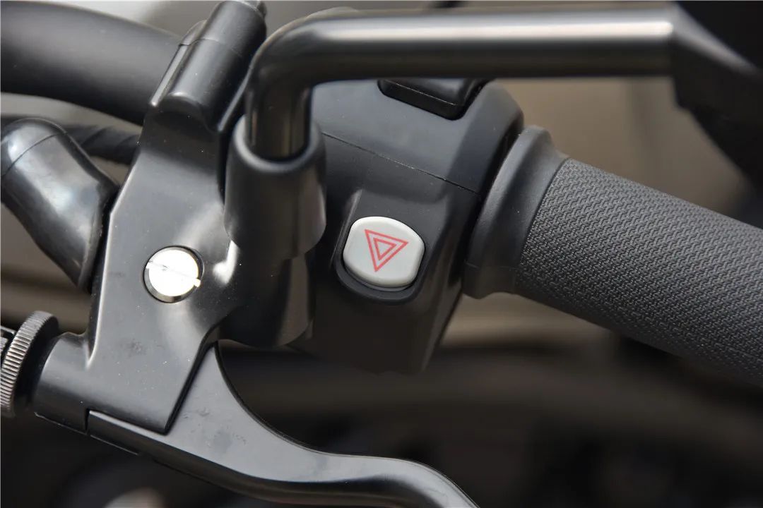 本田踏板车nss300和nss350,本田nss350和光阳s350哪个好