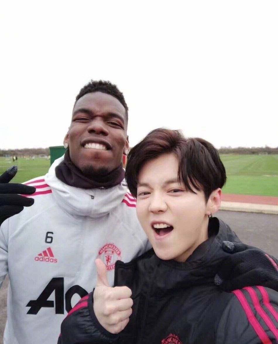 鹿晗探班曼联,鹿晗曼联遇到粉丝