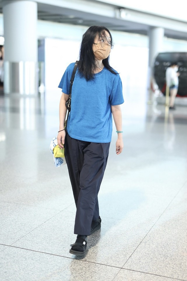 周迅的穿衣搭配图片大全,周迅穿衣打扮高级