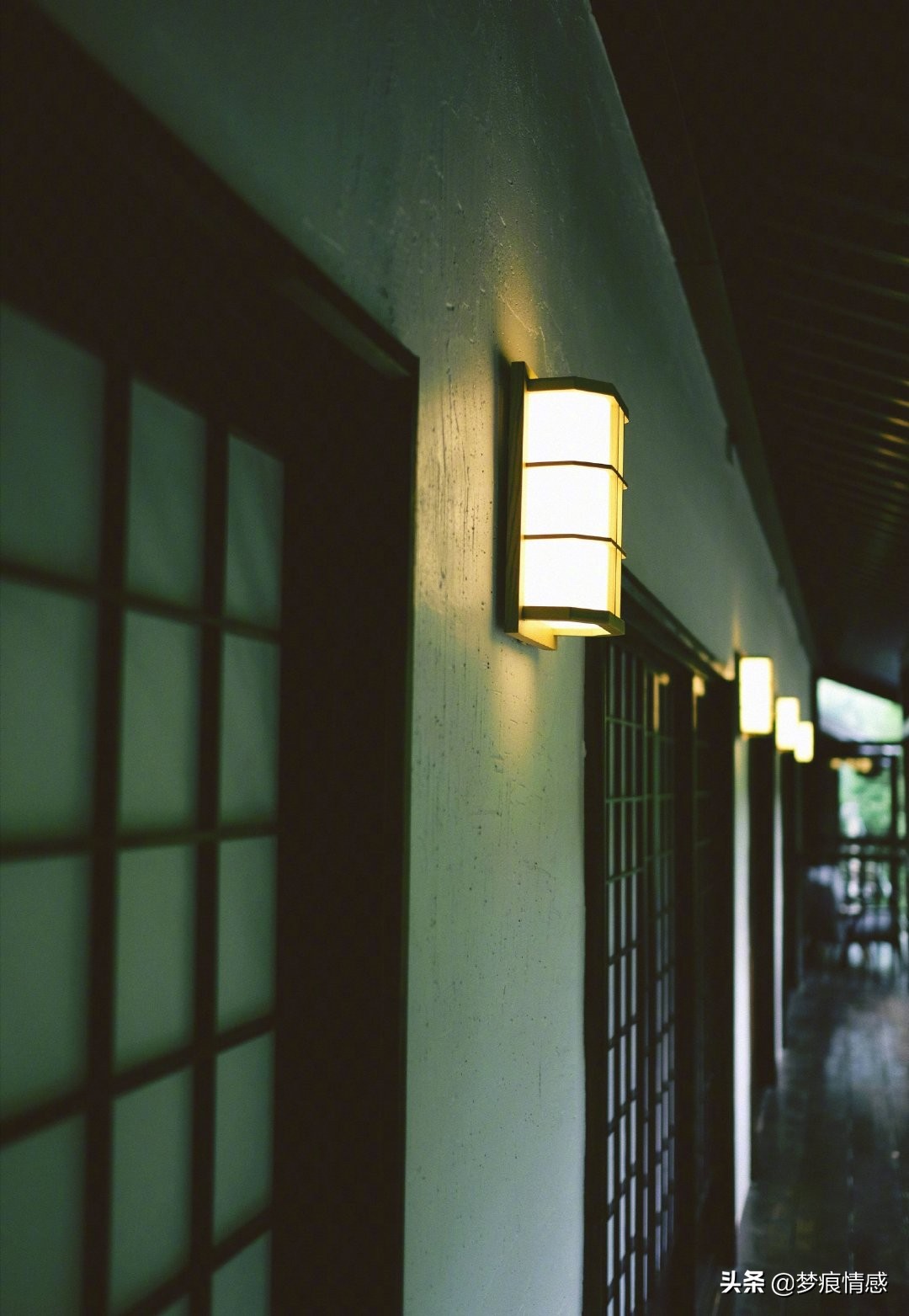 两性之间出现感情问题怎么缓解,婚姻中感情冷淡该如何去解决