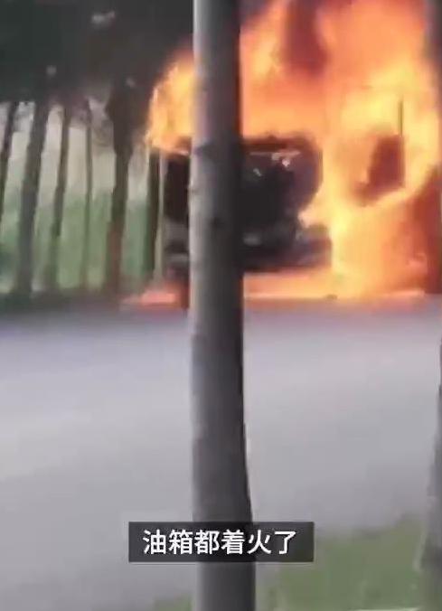 油库着火司机开出停车场,油罐车着火司机开出加油站