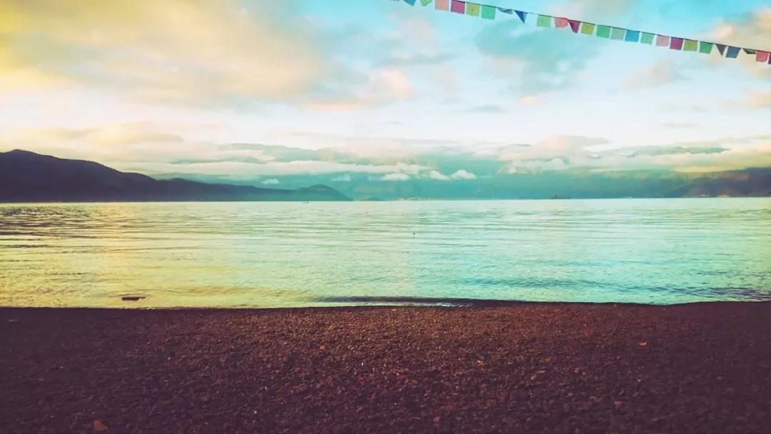 三月再见四月你好诗句,三月再见四月你好英文